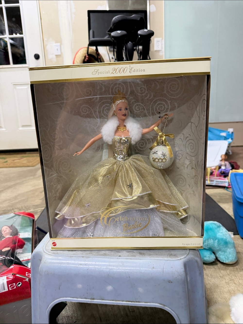 Mattel Gold and White Special 2000 Edition Barbie